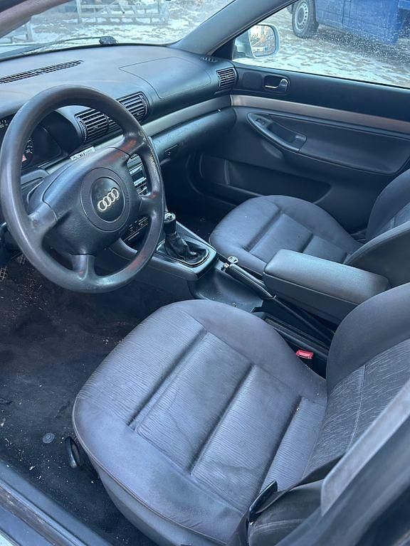 Gebraucht Audi A4 116 PS (85 kW) 2000 Silber Kombi