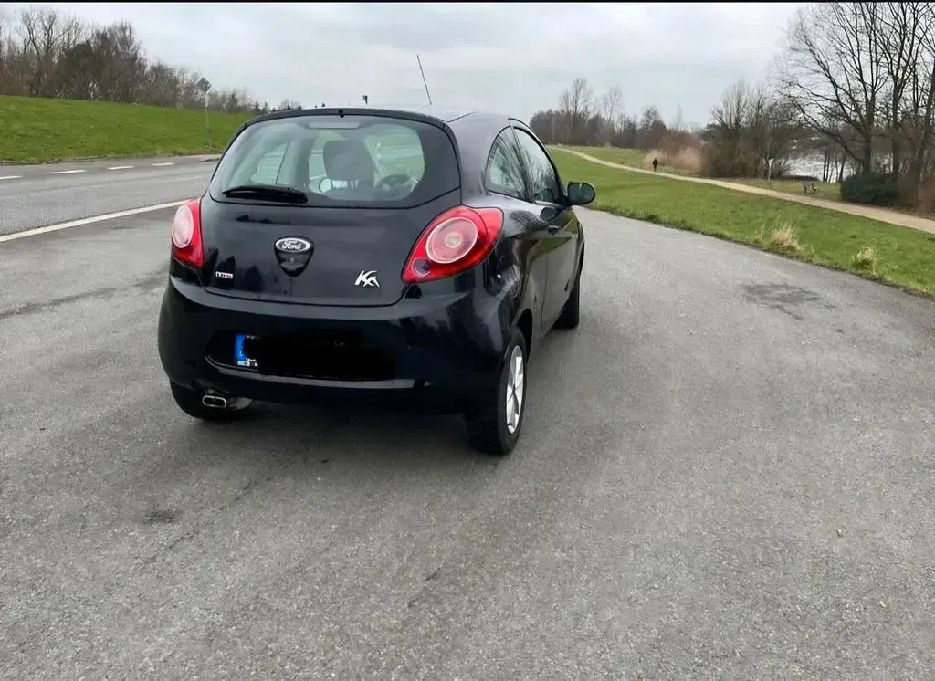 Gebraucht Ford Ka Trend 75 PS (55 kW) 2013 Schwarz Kleinwagen