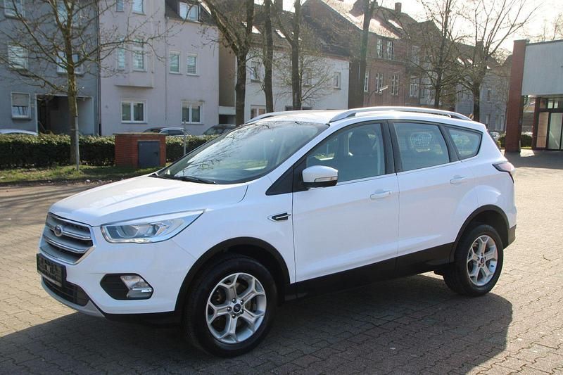 Gebraucht Ford Kuga Cool & Connect 150 PS (110 kW) 2018 Weiß SUV