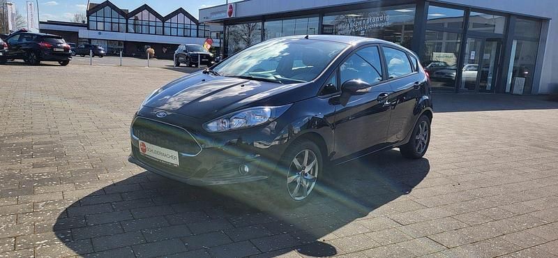 Gebraucht Ford Fiesta Celebration 82 PS (60 kW) 2017 Schwarz Kleinwagen