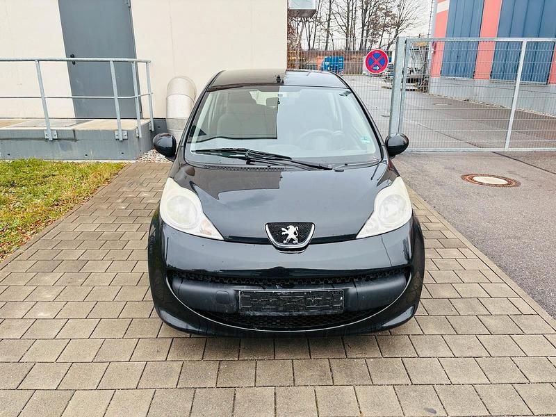 Gebraucht Peugeot 107 68 PS (50 kW) 2006 Schwarz Kleinwagen