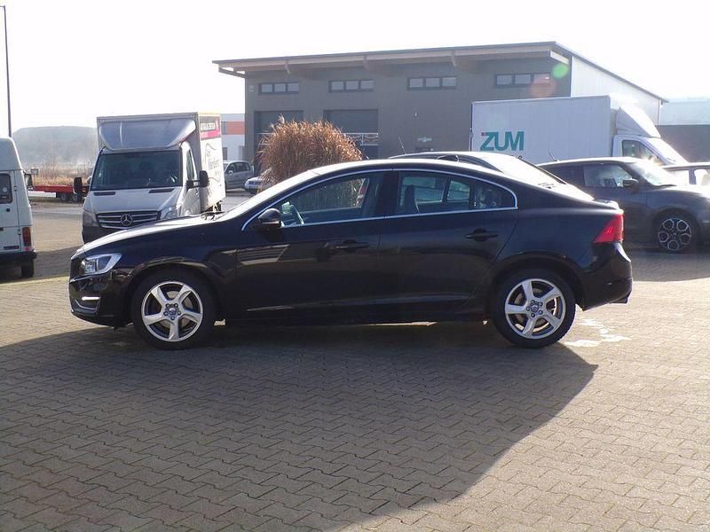 Gebraucht Volvo S60 Momentum 114 PS (83 kW) 2015 Schwarz Limousine