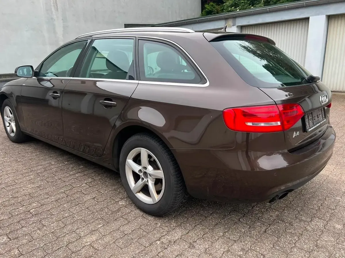 Gebraucht Audi A4 142 PS (104 kW) 2013 Braun Kombi