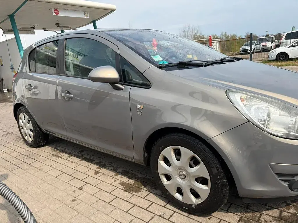 Usado Opel Corsa Innovation 87 HP (63 kW) 2011 Bege Citadino