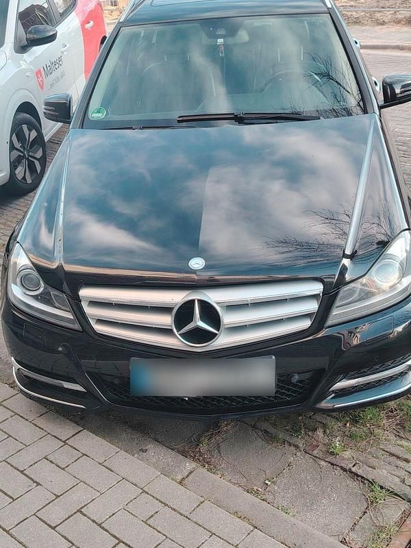 Gebraucht Mercedes C300 231 PS (169 kW) 2011 Schwarz Kombi