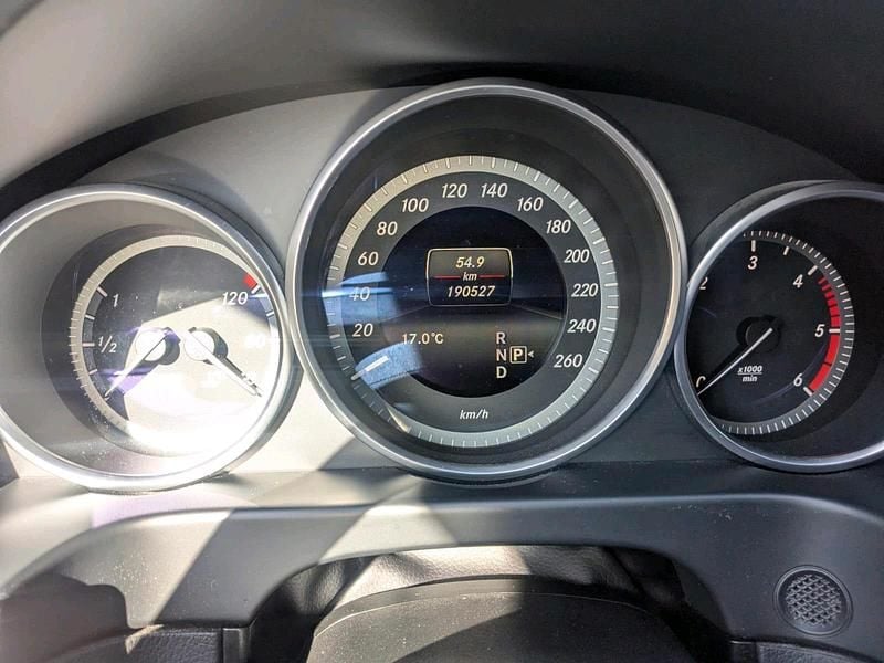 Gebraucht Mercedes E200 Elegance 136 PS (100 kW) 2016 Schwarz Kombi