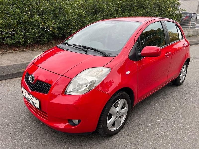 Rot Gebraucht 2007 Toyota Yaris Executive Limousine | 5.400 € (Fairer Preis) - Bild 1/4