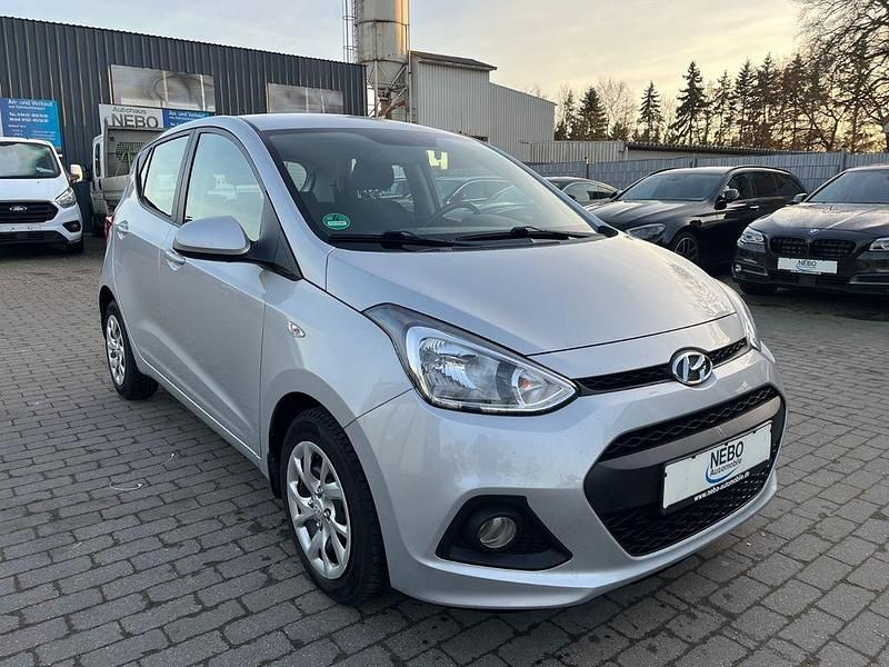 Gebraucht Hyundai i10 Style 87 PS (63 kW) 2016 Silber Kleinwagen