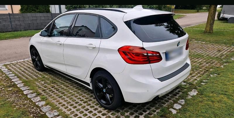 Gebraucht BMW 216 Advantage 116 PS (85 kW) 2016 Weiß Kombi