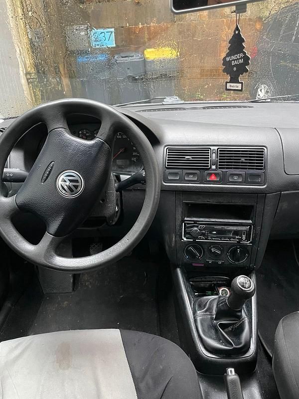 Gebraucht VW Golf IV 75 PS (55 kW) 2004 Schwarz Kleinwagen