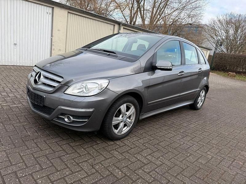 Gebraucht Mercedes B200 136 PS (100 kW) 2010 Grau Van / Kleinbus