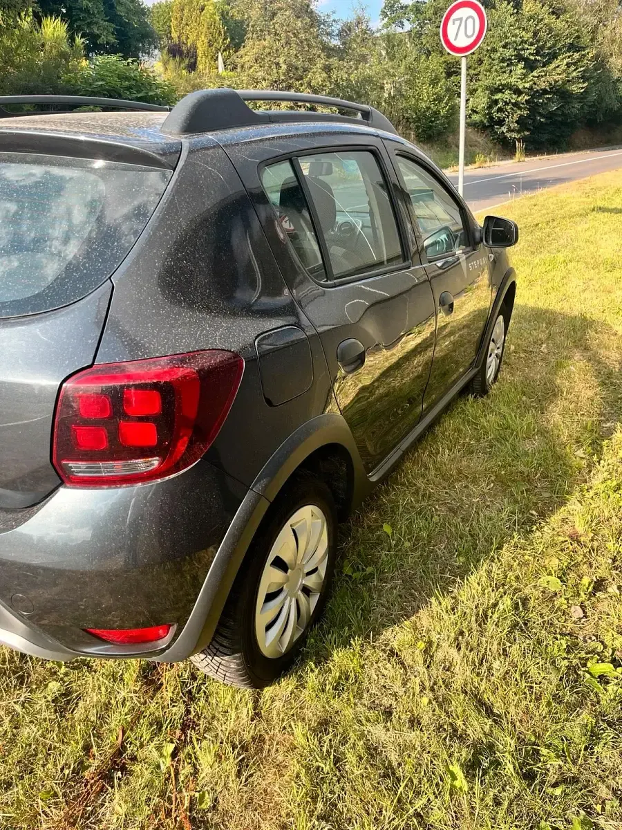 Gebraucht Dacia Sandero Stepway 90 PS (66 kW) 2017 Grau Kleinwagen