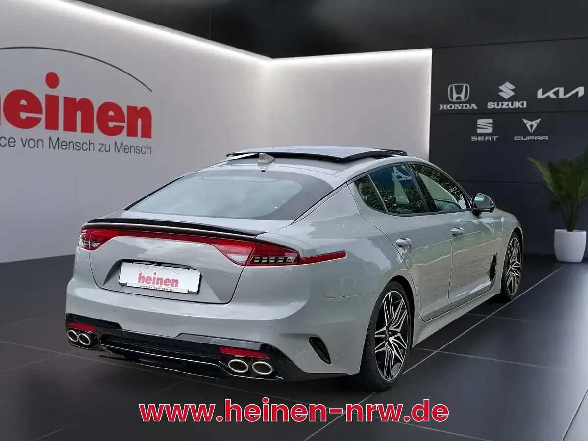 Gebraucht Kia Stinger GT 366 PS (269 kW) 2023 Silber Kleinwagen