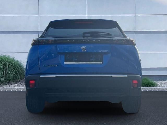 Gebraucht Peugeot e-2008 Active 100 kW (136 PS) 2022 Blau SUV