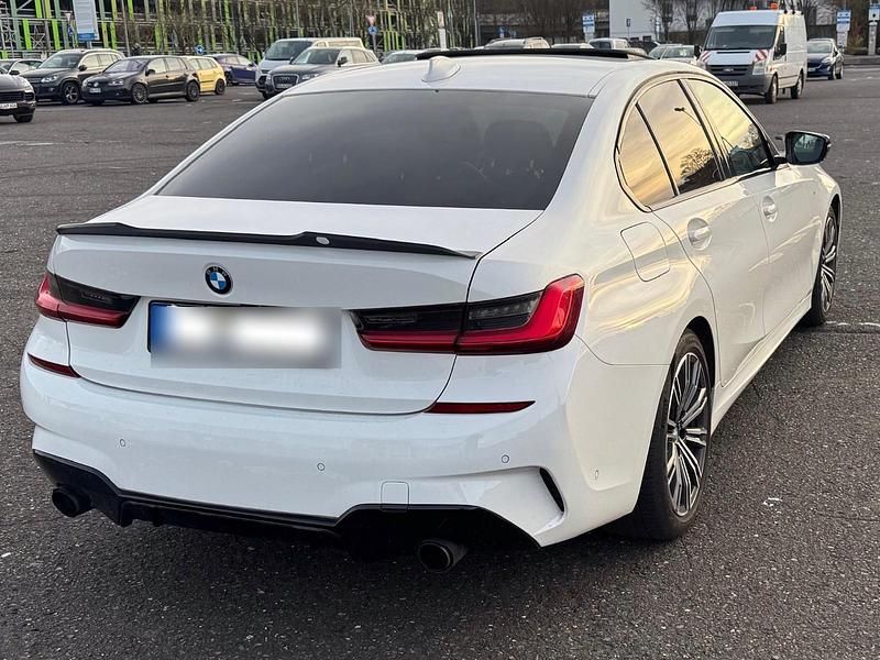 Gebraucht BMW 320 Performance 184 PS (135 kW) 2021 Weiß Limousine