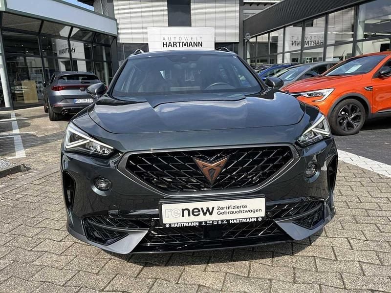 Dark camouflage metallic (grün) Gebraucht 2022 Cupra Formentor VZ SUV | 29.450 € (Etwas zu teuer) - Bild 1/3