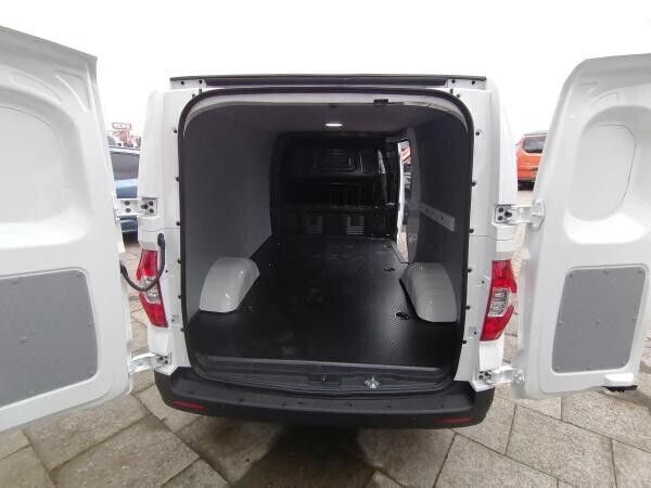Gebraucht Maxus eDeliver 3 89 kW (122 PS) 2023 Warm white exterior Van