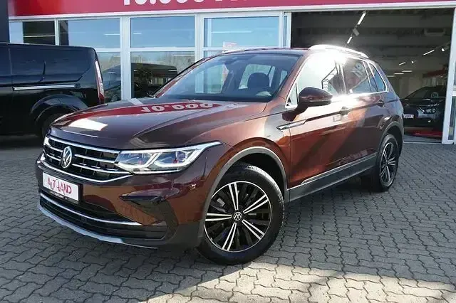 Gebraucht VW Tiguan Elegance 200 PS (147 kW) 2021 Braun SUV