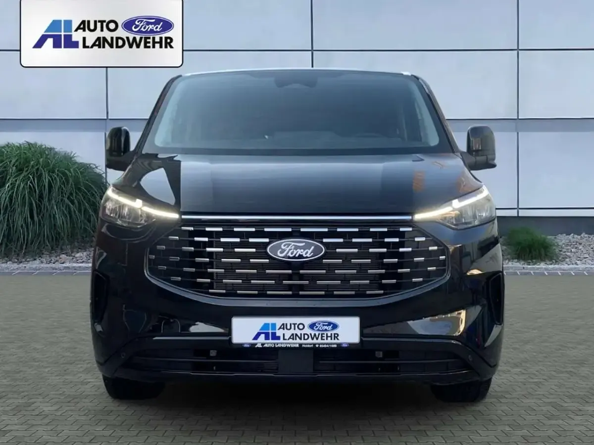 Neu Ford Tourneo Custom Titanium X 170 PS (125 kW) 2026 Obsidianschwarz metallic Van