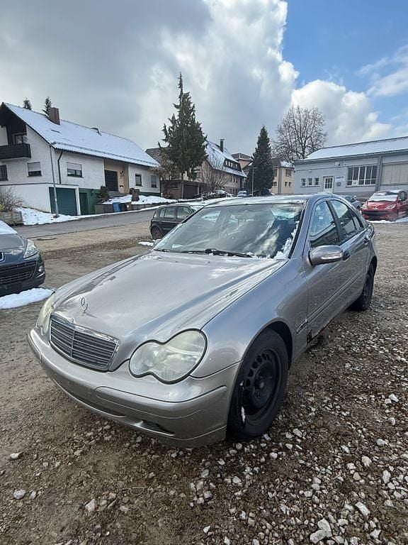 Gebraucht Mercedes C180 143 PS (105 kW) 2003 Beige Limousine