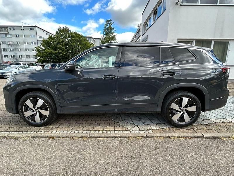 Neu VW Tayron 150 PS (110 kW) 2026 Uranograu SUV