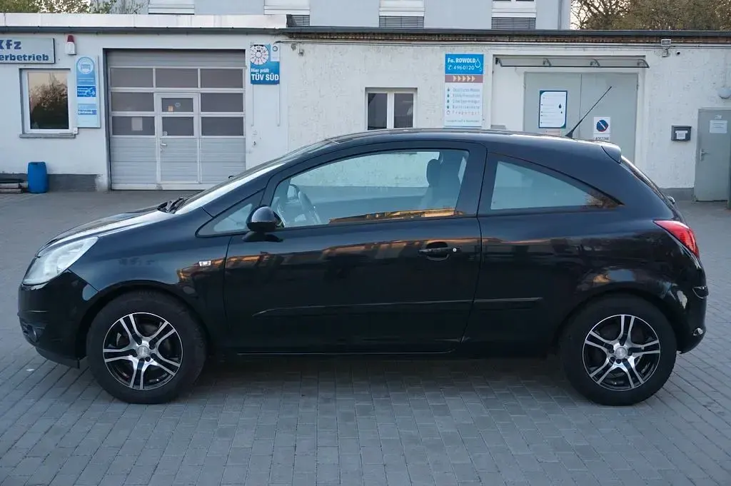 Second-hand Opel Corsa 90 CP (66 kW) 2007 Negru Hatchback