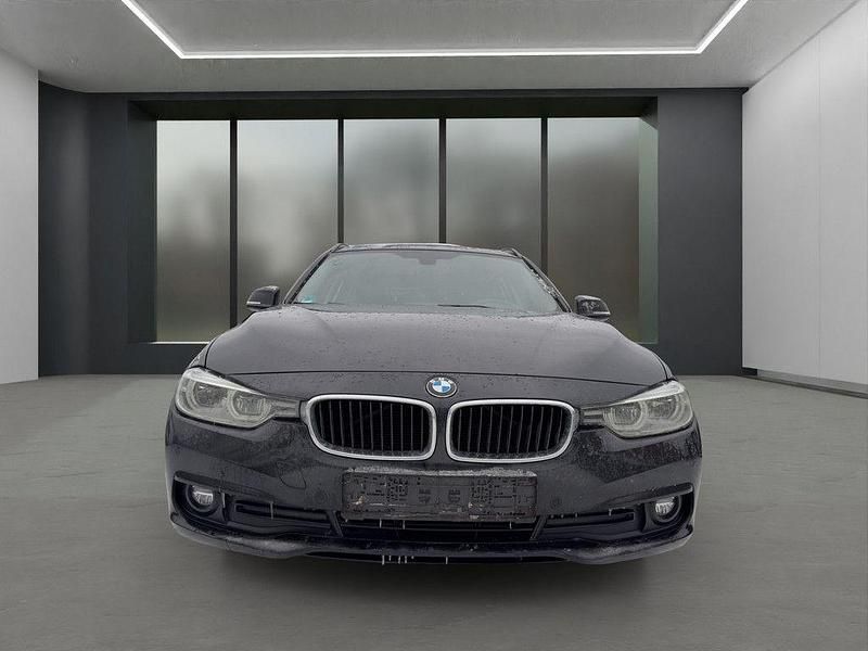 Gebraucht BMW 318 Advantage 150 PS (110 kW) 2018 Schwarz Limousine