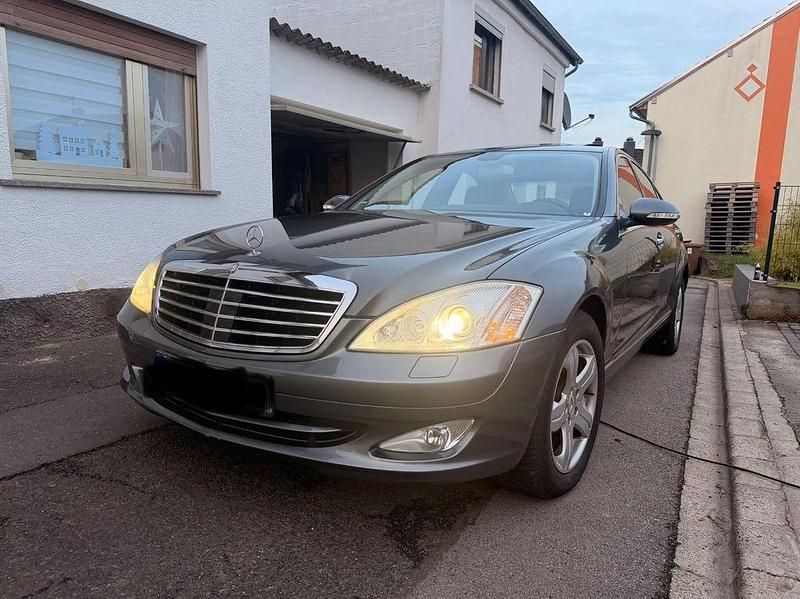 Grau Gebraucht 2007 Mercedes S420 Limousine | 7.350 € (Superpreis) - Bild 1/4