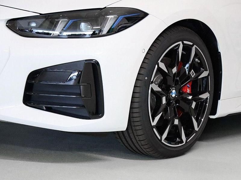 Neu BMW 420 Performance 184 PS (135 kW) 2025 Weiß Coupé