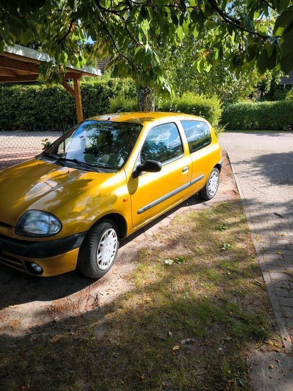 Gold Gebraucht 2000 Renault Clio II Kleinwagen | 1.400 € (Fairer Preis) - Bild 1/4