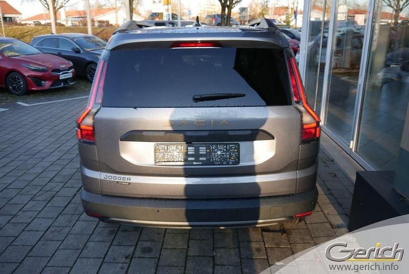 Neu Dacia Jogger Extreme 158 PS (116 kW) 2026 Dolomitgrau metallic Van / Kleinbus