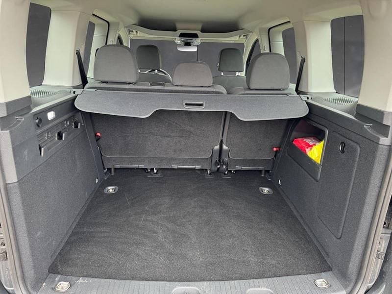 Gebraucht VW Caddy Basis 114 PS (83 kW) 2024 Grau Van / Kleinbus