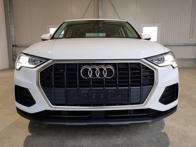 Weiß Gebraucht 2021 Audi Q3 SUV | 34.240 € (Etwas zu teuer) - Bild 1/1