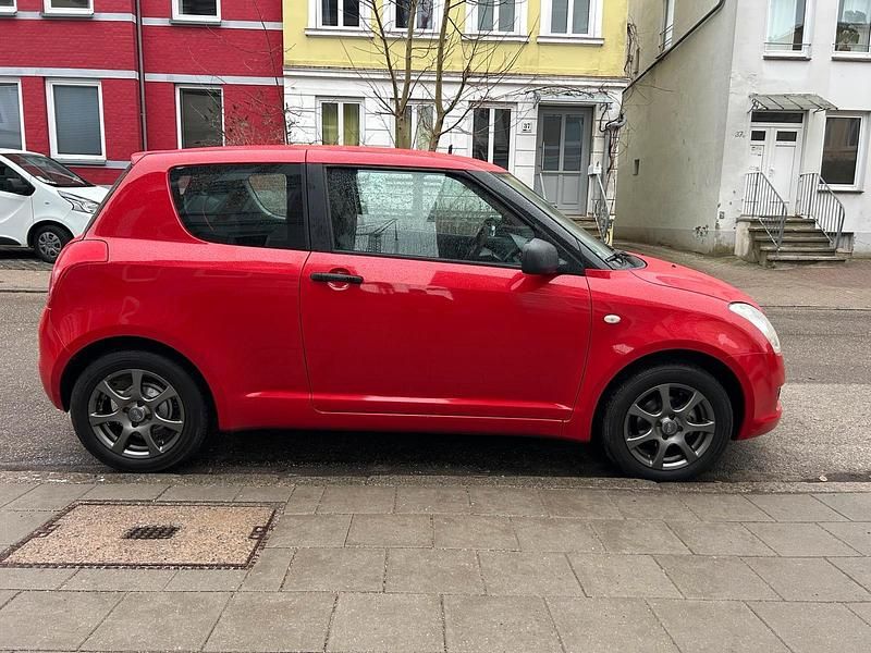 Gebraucht Suzuki Swift 92 PS (67 kW) 2010 Rot Kleinwagen