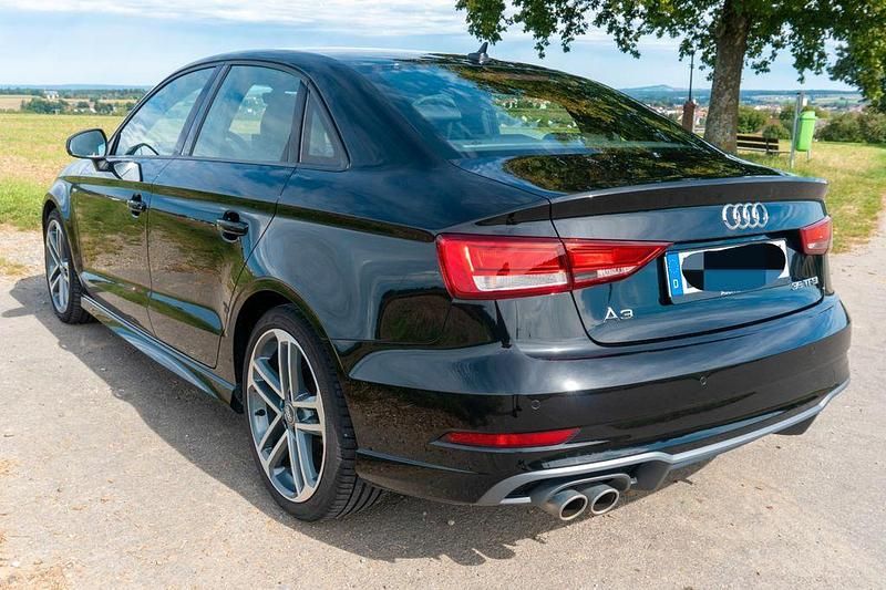 Gebraucht Audi A3 Sport 150 PS (110 kW) 2018 Schwarz Limousine