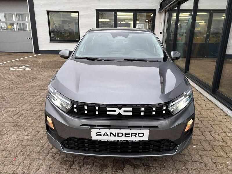 Neu Dacia Sandero Expression 101 PS (74 kW) 2026 Grau Limousine