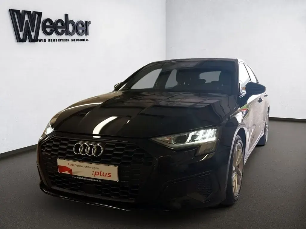 Usado Audi A3 Ambiente 110 HP (80 kW) 2021 Preto Sedan