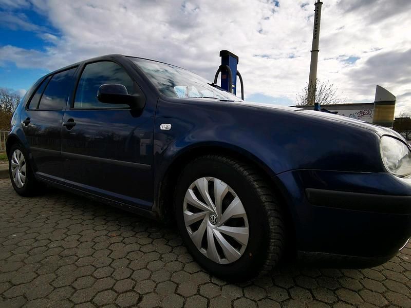 Gebraucht VW Golf IV 105 PS (77 kW) 2001 Blau Kleinwagen