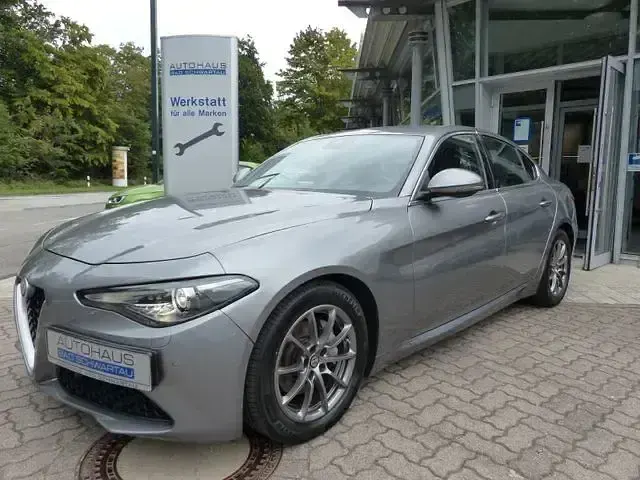 Gebraucht Alfa Romeo Giulia Super 180 PS (132 kW) 2016 Andere Limousine