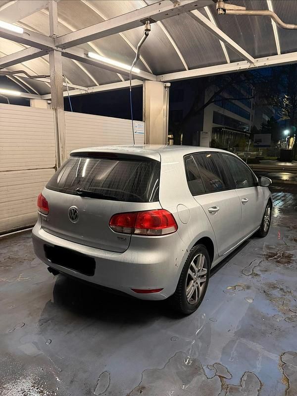 Gebraucht VW Golf VI 140 PS (102 kW) 2009 Silber Kleinwagen