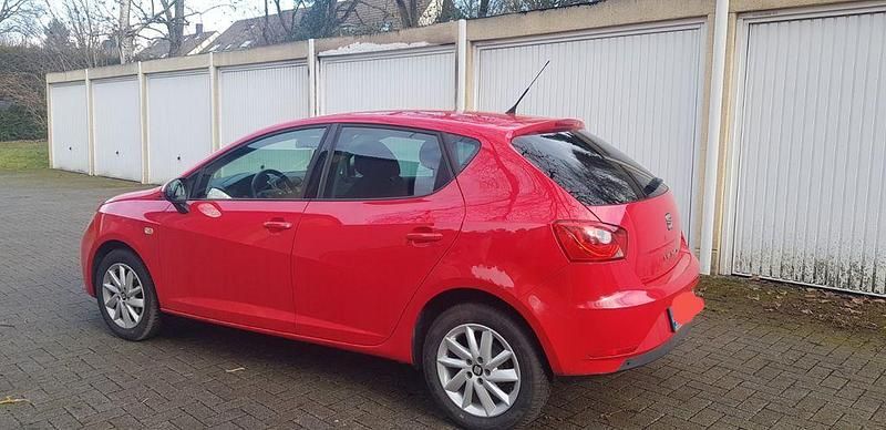 Gebraucht Seat Ibiza 4You 69 PS (50 kW) 2015 Rot Limousine