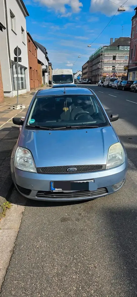 Gebraucht Ford Fiesta 69 PS (50 kW) 2005 Blau Kleinwagen