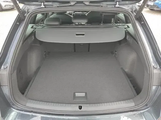 Neu Cupra Leon 150 PS (110 kW) 2025 Grau Limousine