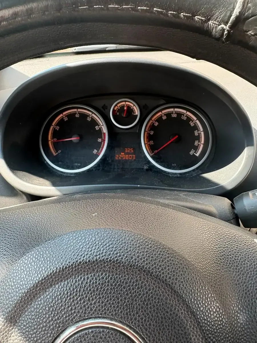 Gebraucht Opel Corsa 80 PS (58 kW) 2008 Schwarz Kleinwagen