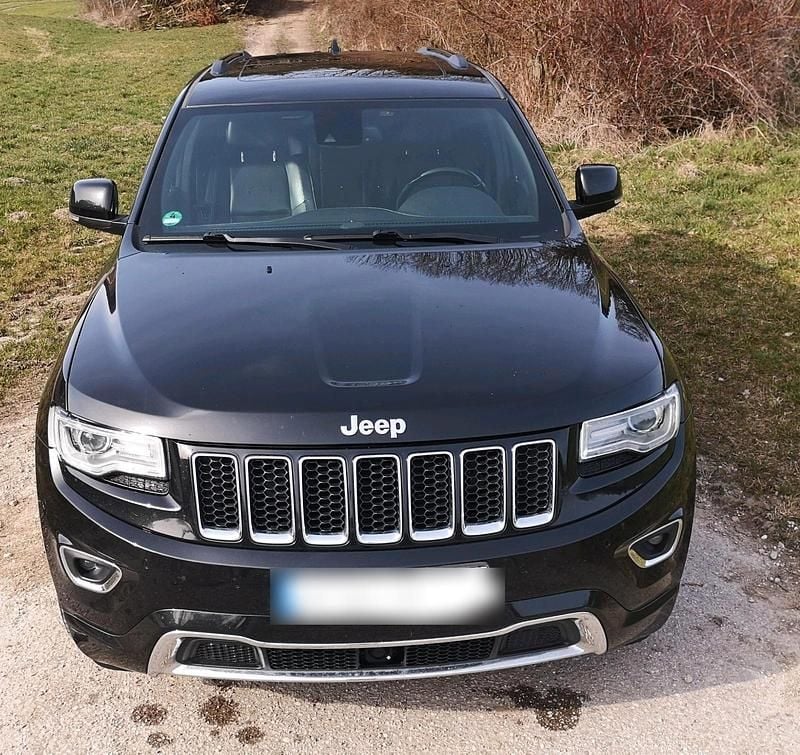Gebraucht Jeep Grand Cherokee Overland 250 PS (183 kW) 2016 Schwarz SUV