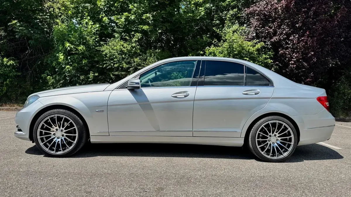 Gebraucht Mercedes C220 Avantgarde 170 PS (125 kW) 2012 Silber Limousine