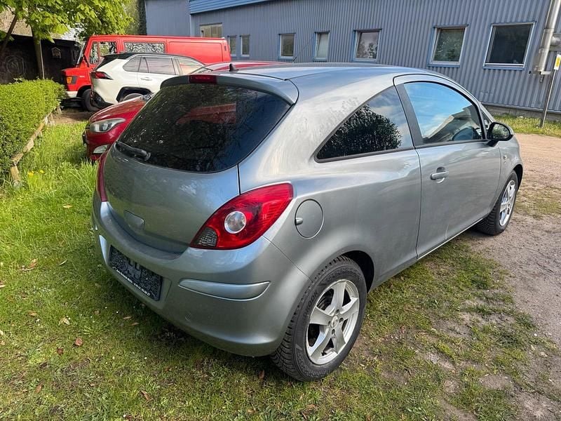 Używany Opel Corsa 75 KM (55 kW) 2010 Szary Hatchback
