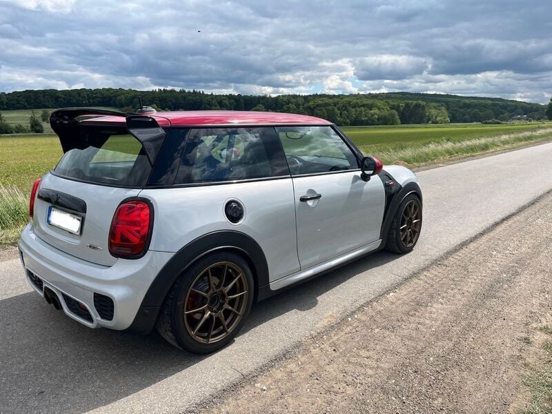 Gebraucht Mini John Cooper Works 330 PS (242 kW) 2015 Silber Kleinwagen
