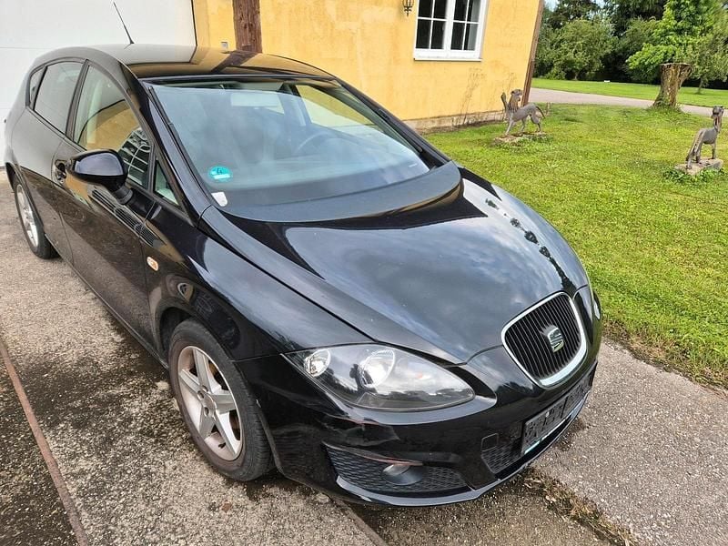 Schwarz Gebraucht 2009 Seat Leon Limousine | 3.000 € (Guter Preis) - Bild 1/4