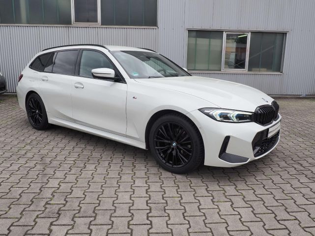 Weiß Gebraucht 2023 BMW 320 M Sport Kombi | 38.480 € (Fairer Preis) - Bild 1/4